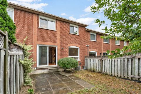 Photo 36 at 99 Islay Crescent, Maple, Vaughan