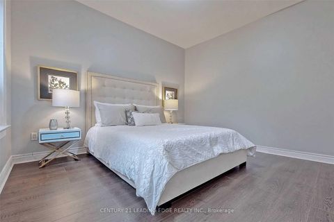 Photo 12 at 233 BORDEN Street, University, Toronto