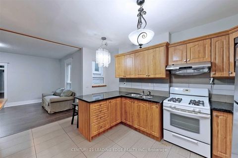 Photo 21 at 233 BORDEN Street, University, Toronto