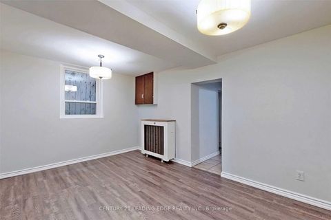 Photo 22 at 233 BORDEN Street, University, Toronto