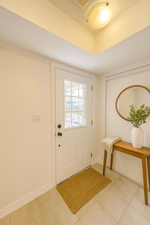 Photo 1 at 7 Silo Mews, Rural Barrie Southeast, Barrie