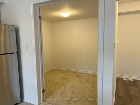 Photo 10 at 7 Silo Mews, Rural Barrie Southeast, Barrie