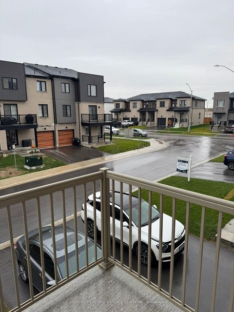 Photo 11 at 7 Silo Mews, Rural Barrie Southeast, Barrie