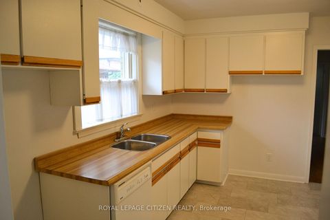 Photo 4 at 47 Barkwin Drive, Beaumonde Heights, Toronto