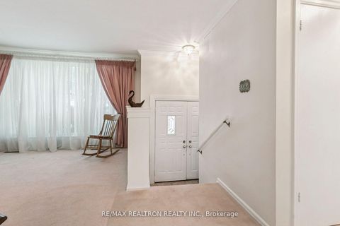 Photo 6 at 27 Elfreda Boulevard, Birchmount, Toronto