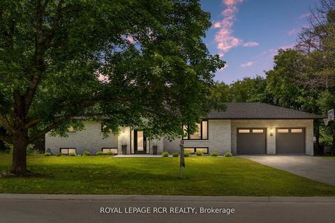 Photo 2 at 8 Cook Drive, Pottageville, King