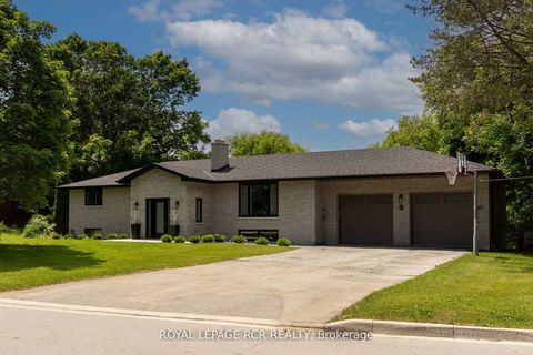 Photo 3 at 8 Cook Drive, Pottageville, King