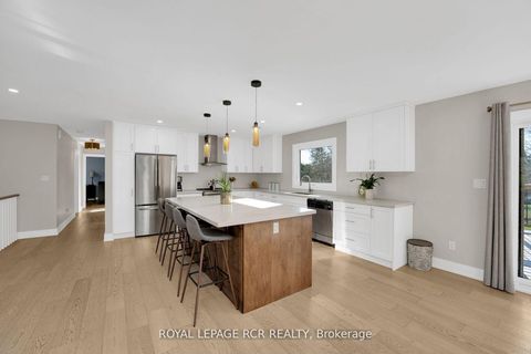 Photo 13 at 8 Cook Drive, Pottageville, King