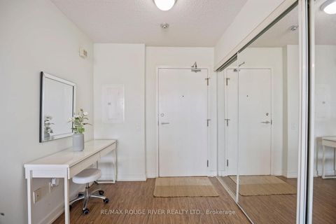 Photo 3 at 305 - 15 Singer Court, Bayview Village, Toronto