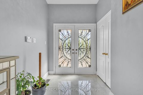 Photo 3 at 6 Mediterra Drive, Vellore Village, Vaughan