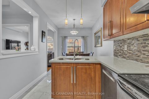 Photo 13 at 6 Mediterra Drive, Vellore Village, Vaughan