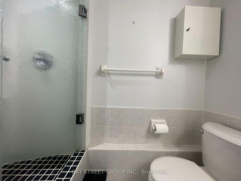 Photo 17 at 1910 - 736 Bay Street, Bay Street Corridor, Toronto