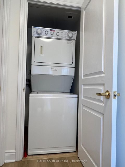 Photo 6 at 1024 - 15 NorthTown Way, Willowdale East, Toronto