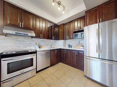 Photo 11 at 621 - 120 Homewood Avenue, North St. James Town, Toronto