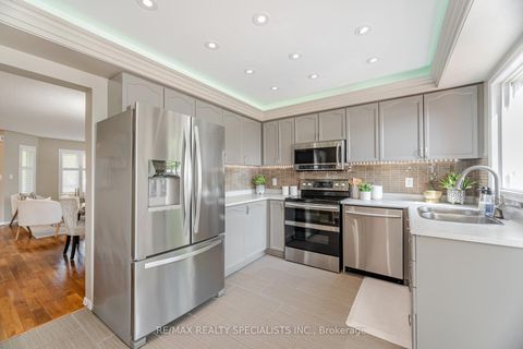 Photo 9 at 45 Bradshaw Street, Bowmanville, Clarington