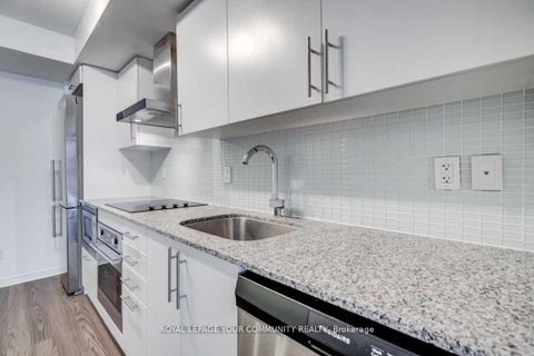 Photo 7 at 421 - 352 Front Street W, Waterfront Communities C1, Toronto