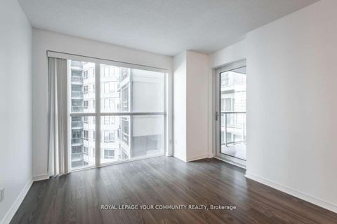 Photo 10 at 421 - 352 Front Street W, Waterfront Communities C1, Toronto