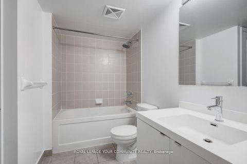 Photo 14 at 421 - 352 Front Street W, Waterfront Communities C1, Toronto