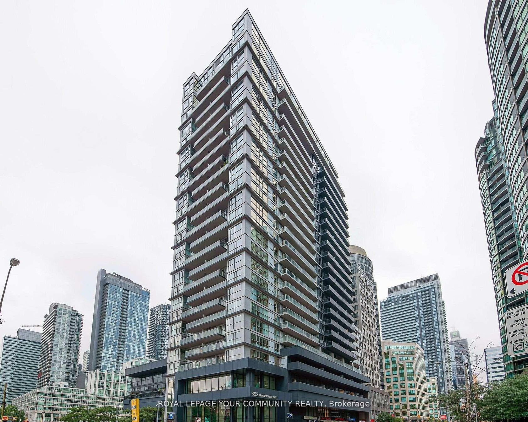 421 - 352 Front Street W, Waterfront Communities C1, Toronto by Loree Meneguzzi Real Estate 421 - 352 Front Street W, Waterfront Communities C1, Toronto