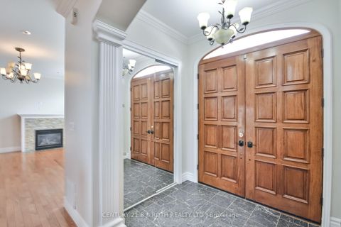 Photo 10 at 16 GRAY Lane, South Shore, Barrie