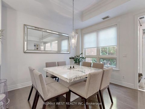 Photo 9 at Th 14 - 20 Burkebrook Place, York Mills, Toronto