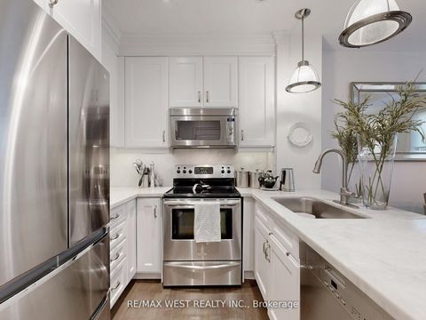 Photo 12 at Th 14 - 20 Burkebrook Place, York Mills, Toronto