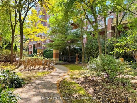 Photo 35 at Th 14 - 20 Burkebrook Place, York Mills, Toronto