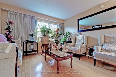 Photo 5 at 28 Scotney Grove, Malvern, Toronto
