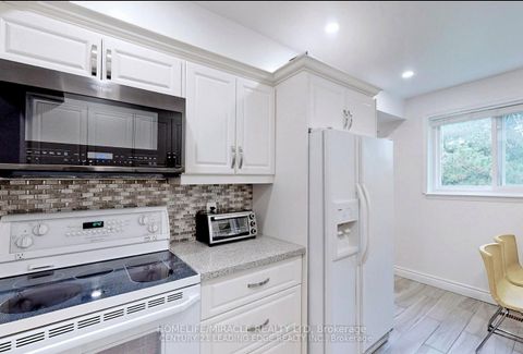 Photo 11 at 28 Scotney Grove, Malvern, Toronto