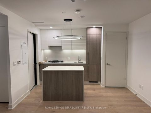 Photo 1 at 103 - 200 Keewatin Avenue, Mount Pleasant East, Toronto