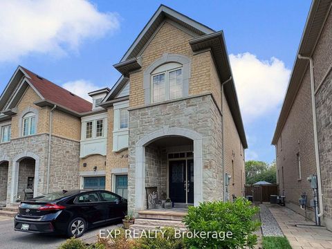 Photo 2 at 9 Samba Street, Oak Ridges, Richmond Hill