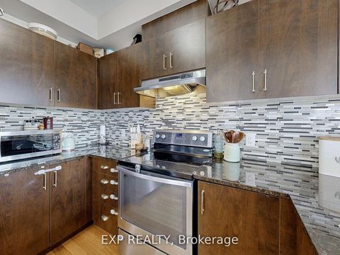 Photo 10 at 9 Samba Street, Oak Ridges, Richmond Hill