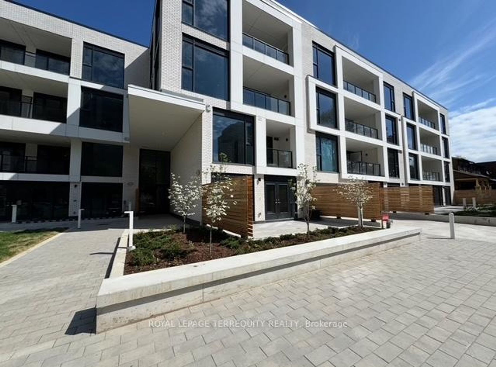 207 - 200 Keewatin Avenue, Mount Pleasant East, Toronto by Loree Meneguzzi Real Estate 207 - 200 Keewatin Avenue, Mount Pleasant East, Toronto