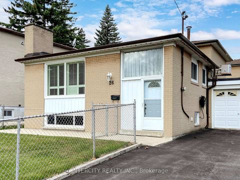 Photo 5 at 26 Donnalyn Drive, Newtonbrook West, Toronto