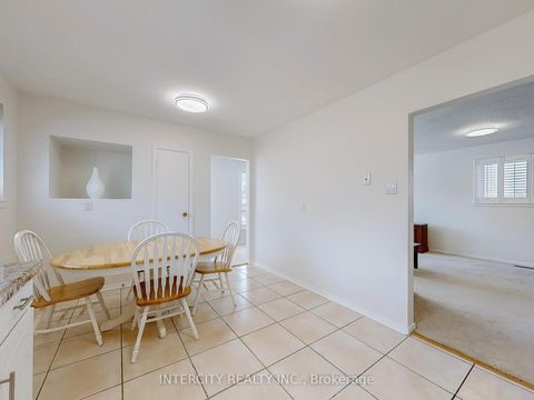 Photo 16 at 26 Donnalyn Drive, Newtonbrook West, Toronto