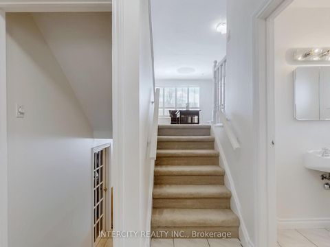 Photo 32 at 26 Donnalyn Drive, Newtonbrook West, Toronto