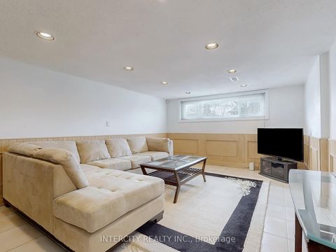Photo 44 at 26 Donnalyn Drive, Newtonbrook West, Toronto