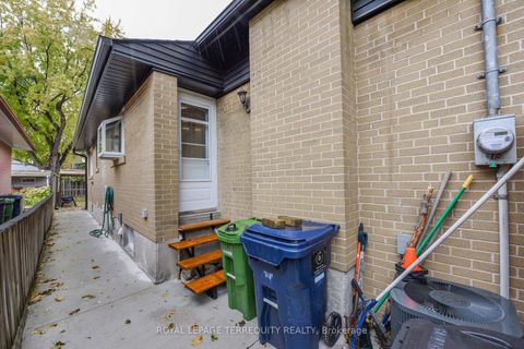 Photo 4 at 20 Hallow Crescent, Kipling, Toronto