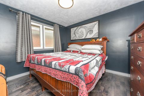 Photo 26 at 20 Hallow Crescent, Kipling, Toronto