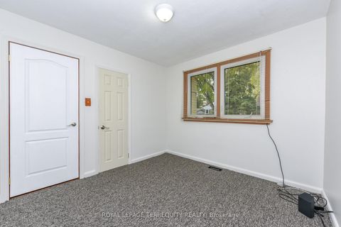 Photo 29 at 20 Hallow Crescent, Kipling, Toronto