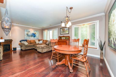 Photo 35 at 20 Hallow Crescent, Kipling, Toronto