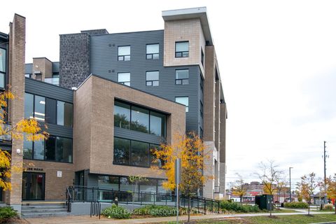 Photo 3 at 318 - 1 Falaise Road, West Hill, Toronto