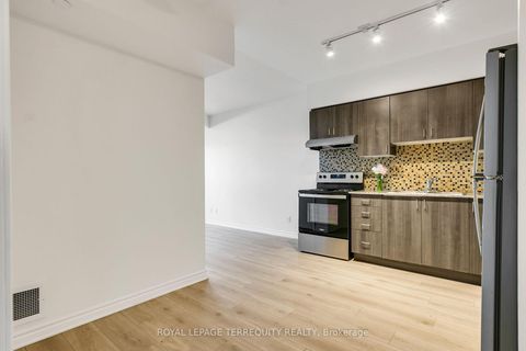 Photo 7 at 318 - 1 Falaise Road, West Hill, Toronto