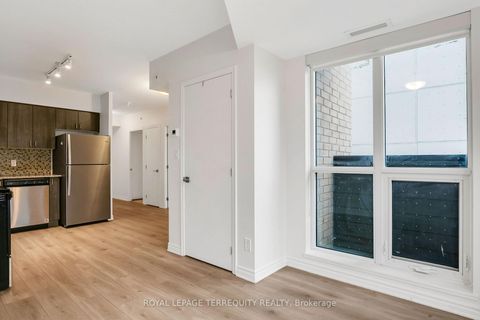 Photo 13 at 318 - 1 Falaise Road, West Hill, Toronto