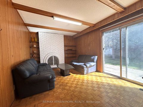 Photo 7 at 9 Crossen Drive, Newtonbrook West, Toronto