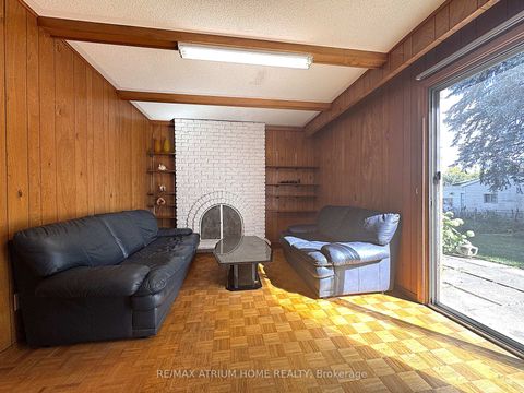 Photo 8 at 9 Crossen Drive, Newtonbrook West, Toronto