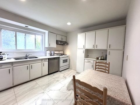 Photo 10 at 9 Crossen Drive, Newtonbrook West, Toronto