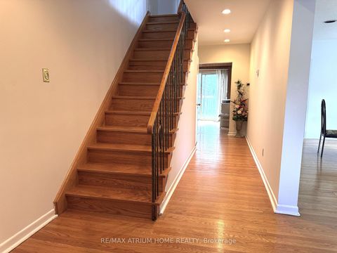 Photo 11 at 9 Crossen Drive, Newtonbrook West, Toronto