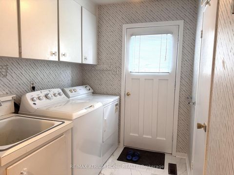 Photo 19 at 9 Crossen Drive, Newtonbrook West, Toronto