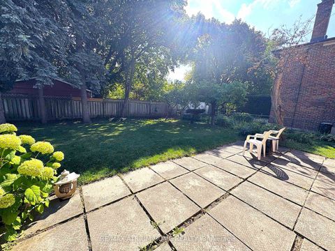 Photo 21 at 9 Crossen Drive, Newtonbrook West, Toronto